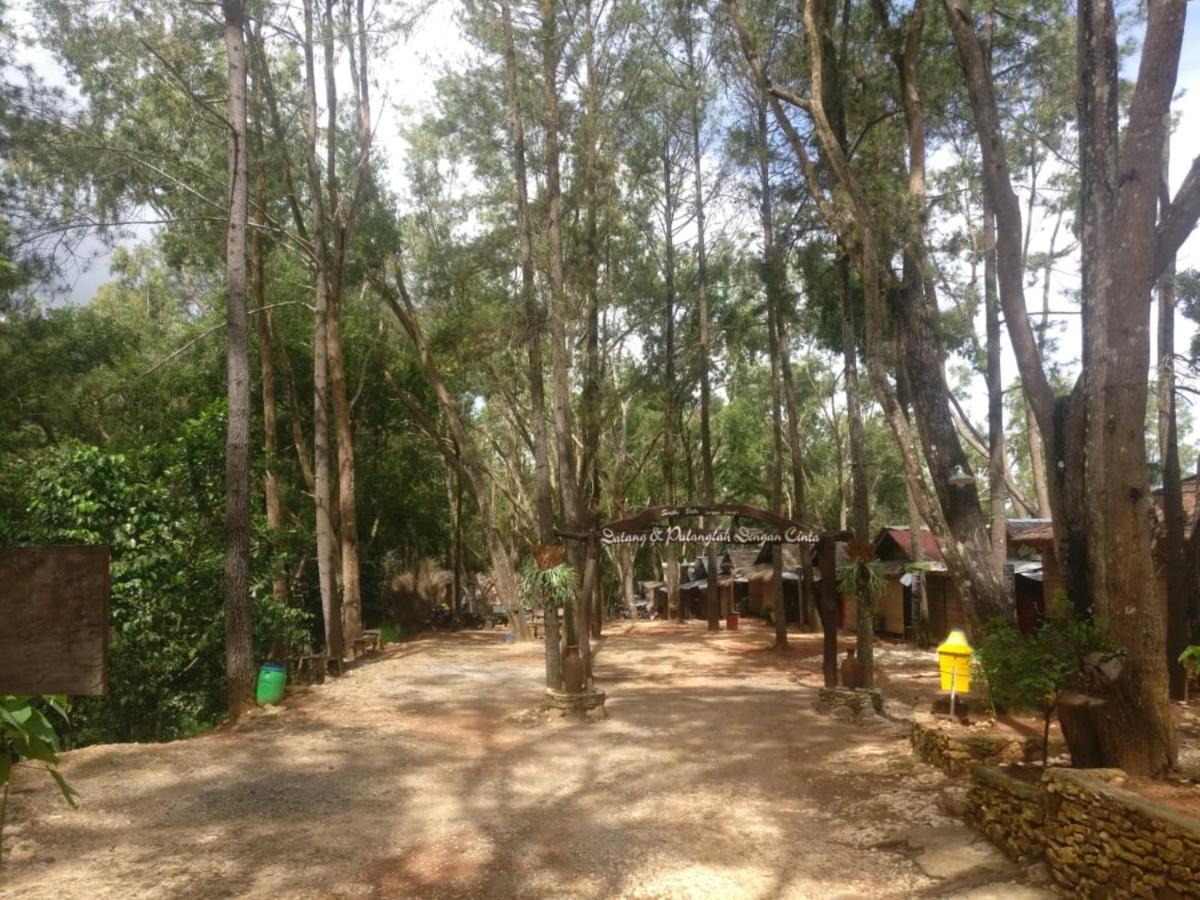 Seribu Batu Songgo Langit Resort & Camp Bantul Luaran gambar