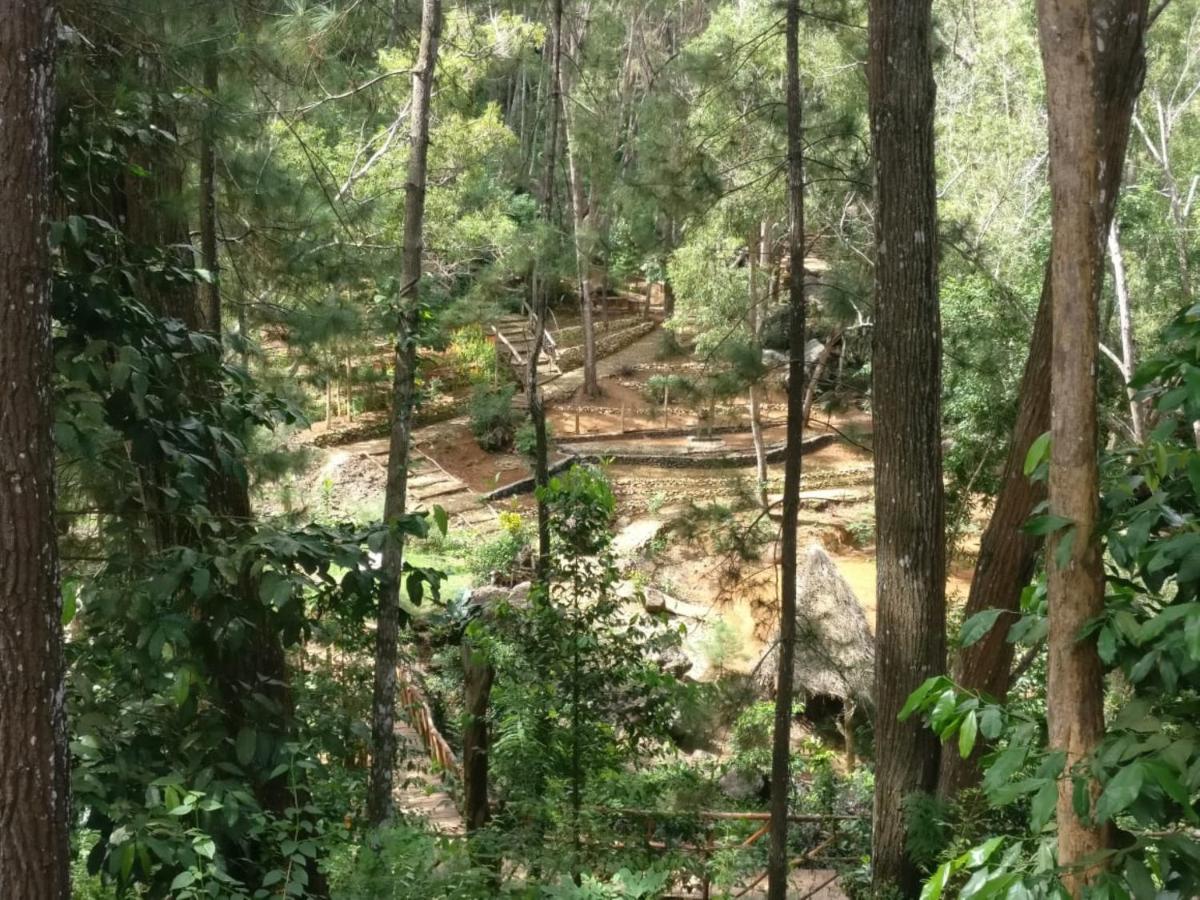 Seribu Batu Songgo Langit Resort & Camp Bantul Luaran gambar